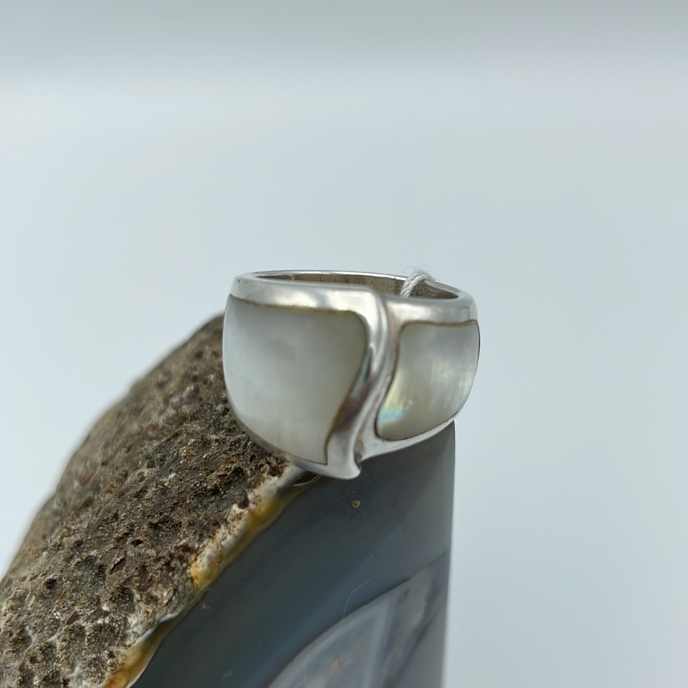 Vintage 925 silver Mother of Pearl Ring